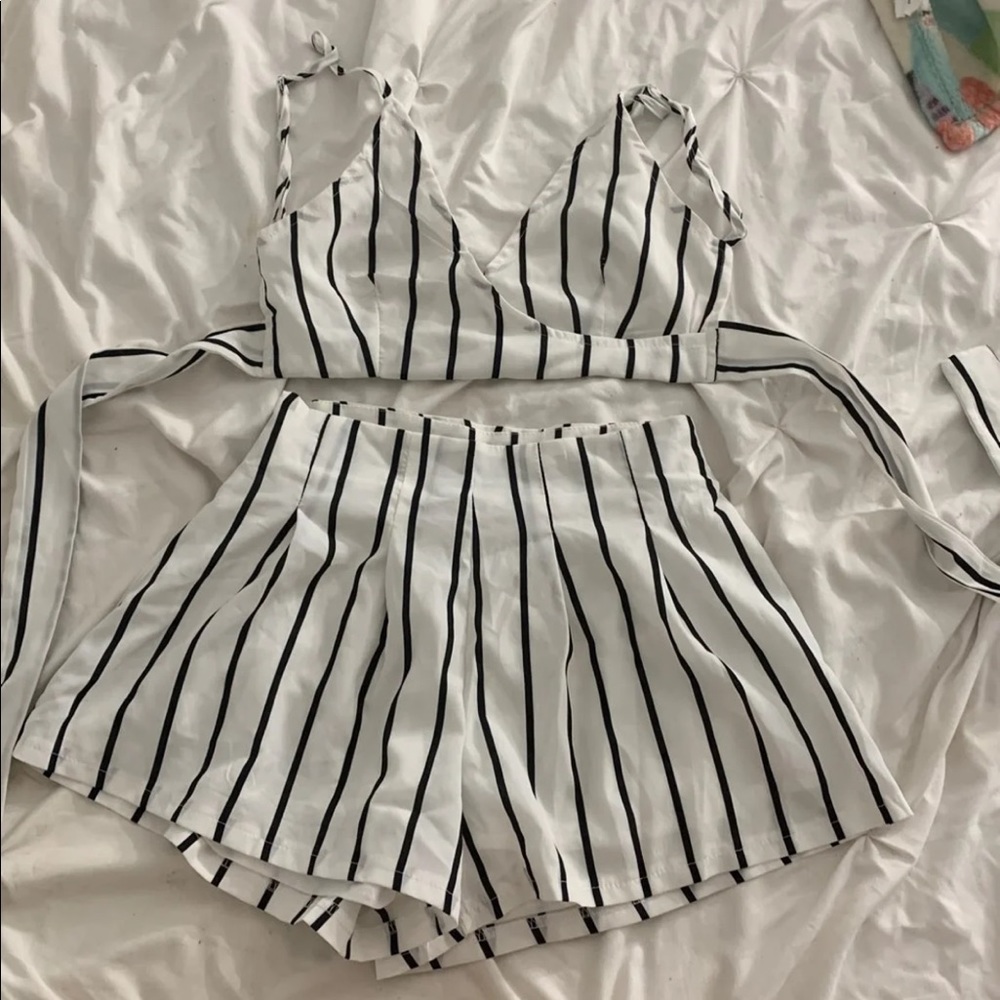 2 piece stripe set